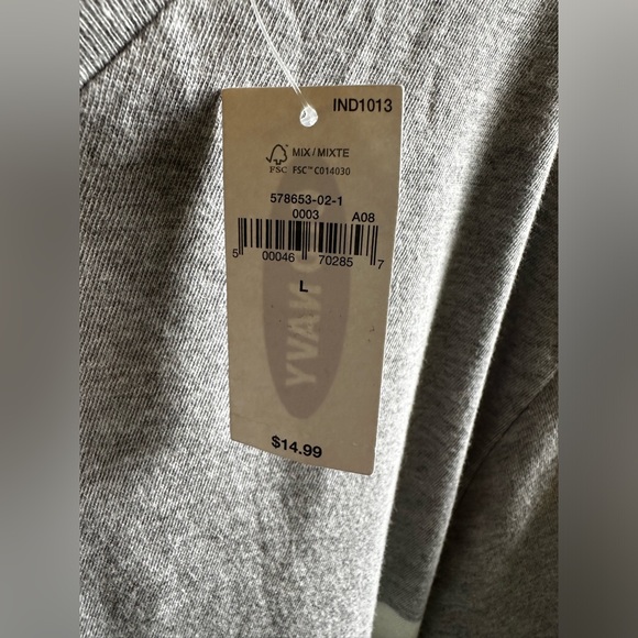 Old Navy T Shirt - Picture 2 of 4